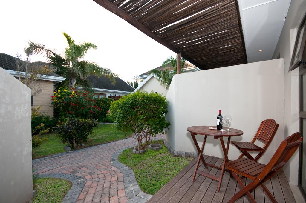 Africa Beach B&B พอร์ตเอลิซาเบธ ภายนอก รูปภาพ
