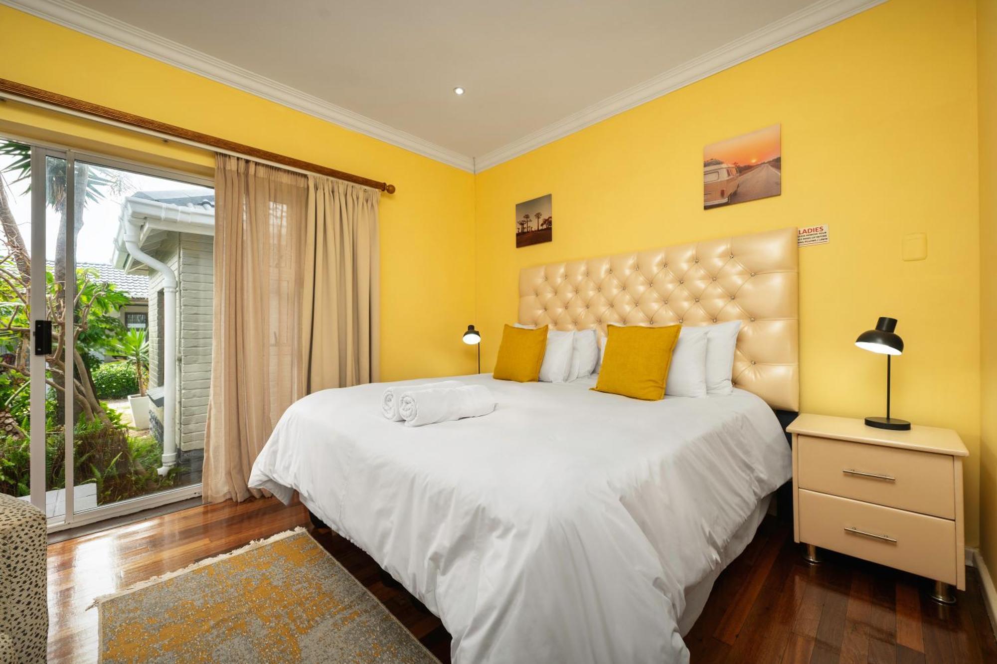 Africa Beach B&B พอร์ตเอลิซาเบธ ภายนอก รูปภาพ