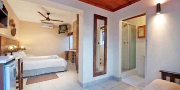 Africa Beach B&B พอร์ตเอลิซาเบธ ภายนอก รูปภาพ