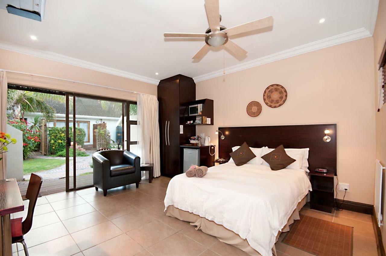 Africa Beach B&B พอร์ตเอลิซาเบธ ภายนอก รูปภาพ