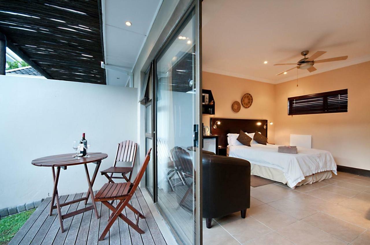 Africa Beach B&B พอร์ตเอลิซาเบธ ภายนอก รูปภาพ